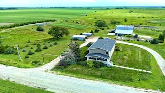 609 Road P, York, NE 68467