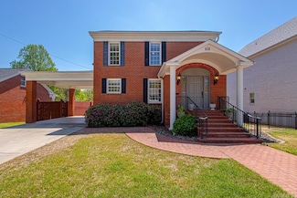 512 W North St, Benton, AR 72015