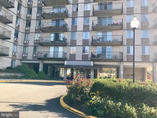 3245 Rio Dr Unit 608, Baileys Crossroads, VA 22041
