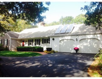 305 Braggs Ln, Barnstable, MA 02630