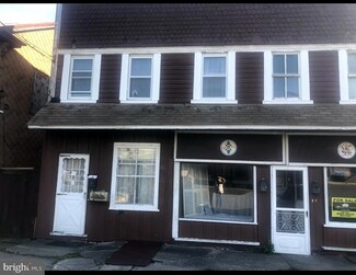11 E Ludlow St, Summit Hill, PA 18250