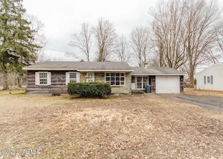 3 Datus Ct, Kinderhook, NY 12106