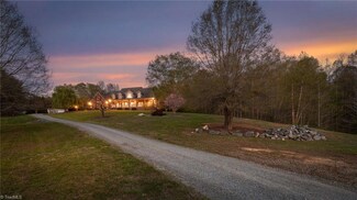 990 Warren Farm Rd, Walnut Cove, NC 27052