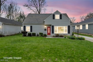 624 Parkside Dr, Bay Village, OH 44140