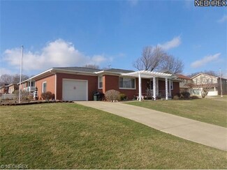 506 Parkhill Dr NE, Sugarcreek, OH 44681