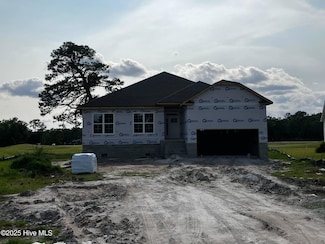 1132 Coral Reef Dr, New Bern, NC 28560
