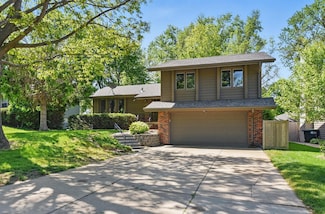 13591 Arbor St, Omaha, NE 68144