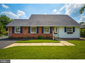 9 Cameo Place, Levittown, PA 19057