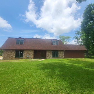 2404 Smith St, West Orange, TX 77630