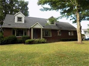 40 E Lacock St, Sandy Lake, PA 16145