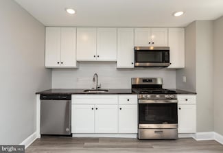 332 E Conestoga Rd, Wayne, PA 19087
