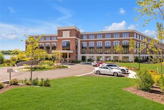10 Shore Rd Unit 107, Glenwood Landing, NY 11547