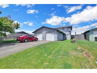 814 W Quinalt St, Springfield, OR 97477