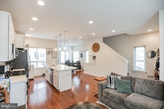 2672 Collins St, Philadelphia, PA 19125
