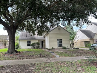 8006 Fresno Dr, Houston, TX 77083