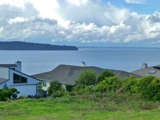 51 Leschi Dr, Steilacoom, WA 98388
