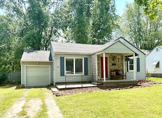 510 W College St, Aurora, MO 65605