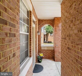 7025 Haycock Rd, Falls Church, VA 22043
