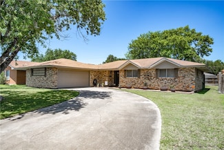 804 S 18th St, Kingsville, TX 78363