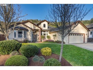 302 Oak Valley Loop, Winchester, OR 97495