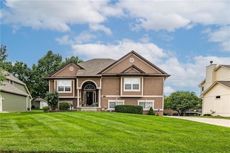 5118 SW Pelican Point, Lees Summit, MO 64082