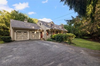 678 Shippeetown Rd, East Greenwich, RI 02818