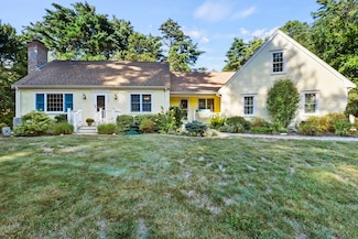 122 Quanapoag Rd, East Freetown, MA 02717