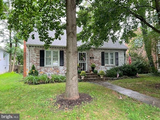 19 Dunmore Rd, Catonsville, MD 21228