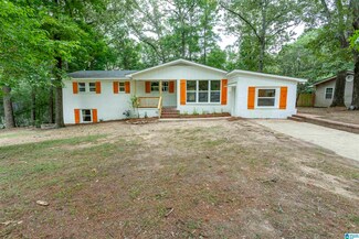1029 Rose Hill Cir, Bessemer, AL 35023