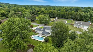 1043 Brad St NW, Cleveland, TN 37312