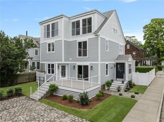 104 Second St, Newport, RI 02840
