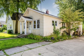 1308 Wolcott Ave, Saint Joseph, MI 49085