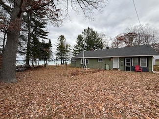 439 Sam-O-set Blvd, Roscommon, MI 48653