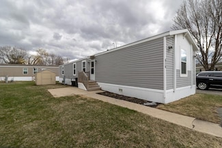 616 Southhaven Dr, Mankato, MN 56001