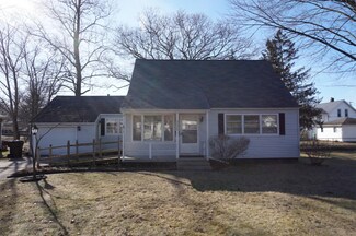 621 Helena St, Dowagiac, MI 49047