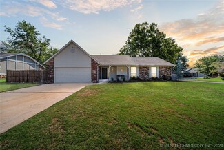8621 Doewood Cir, Broken Arrow, OK 74011