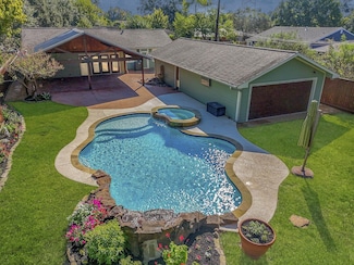 1409 Oak Tree Dr, Houston, TX 77055