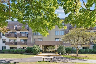 12900 W Heiden Cir Unit 4303, Lake Bluff, IL 60044