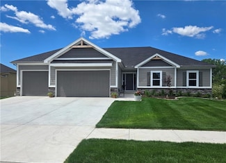 2377 NE Colonnade Ave, Blue Springs, MO 64029