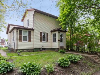711 E Bloomington St, Iowa City, IA 52245