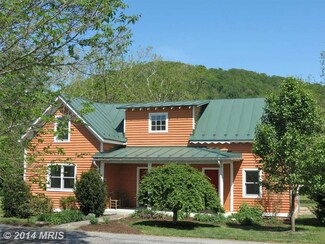 4 Sons Rd, Sperryville, VA 22740
