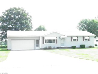 9812 Deltona Dr, New Middletown, OH 44442