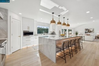 537 Banyan Cir, Walnut Creek, CA 94598