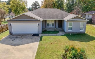 5708 Twin Pine Dr, Paragould, AR 72450
