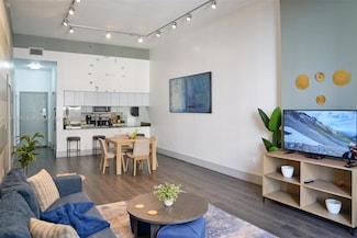 1200 Brickell Bay Dr Unit 1406, Miami, FL 33131