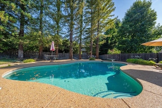 3060 Monte Bello Dr, Redding, CA 96001