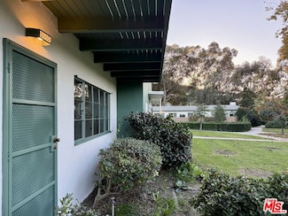 5560 Village Green, Los Angeles, CA 90016