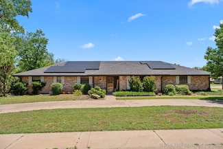 646 Clark Rd, Bartlesville, OK 74006