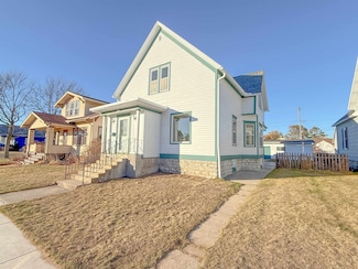 1512 16th Ave, Menominee, MI 49858