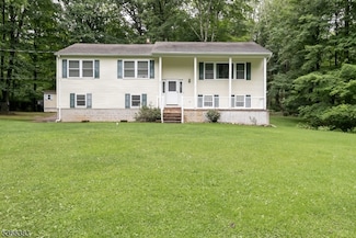 8 Ridge Rd, Hackettstown, NJ 07840